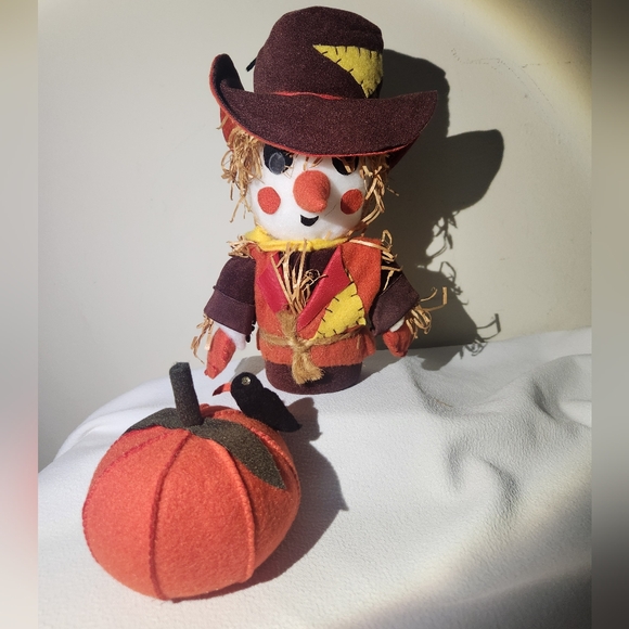 Vintage Handmade Scarecrow and Pumpkin Fall Halloween Decoration - Picture 8 of 8
